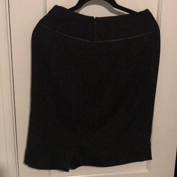 Banana Republic Lightweight Wool Skirt - Picture 3 of 5